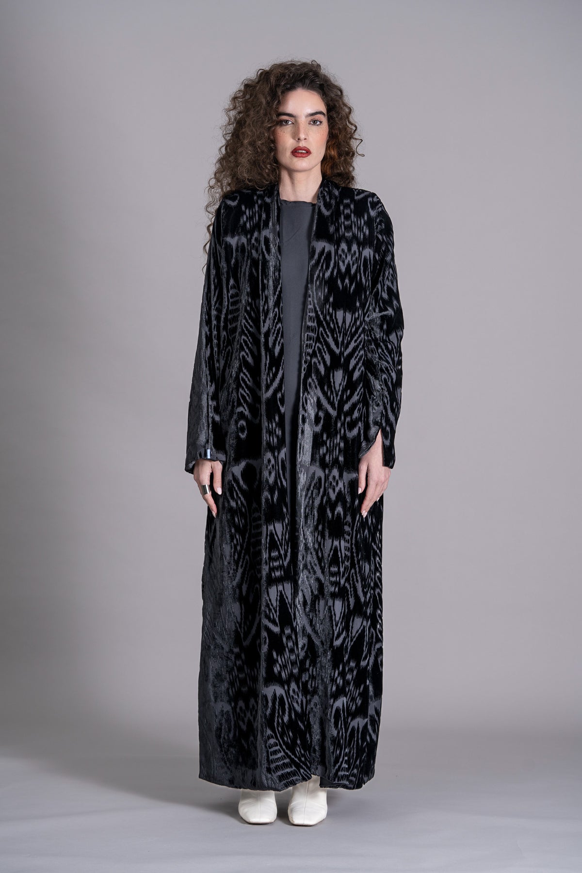 LORA BLACK VELVET