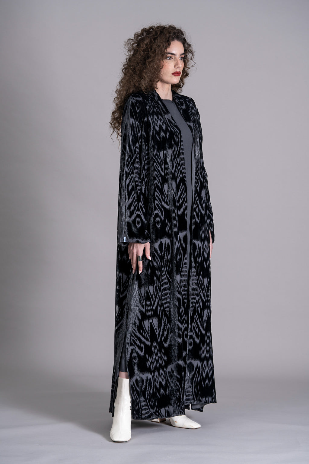 LORA BLACK VELVET