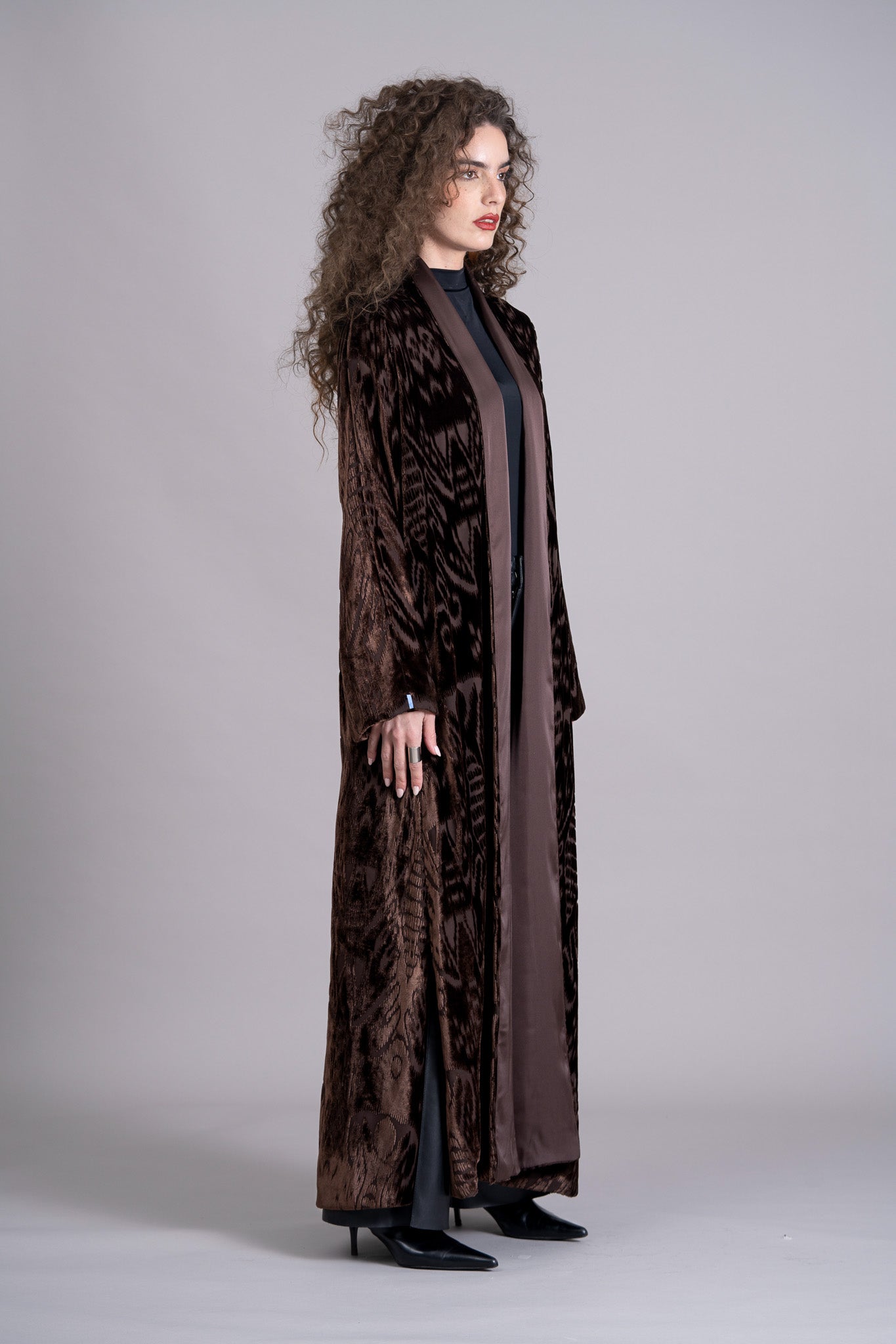 LORA BROWN VELVET