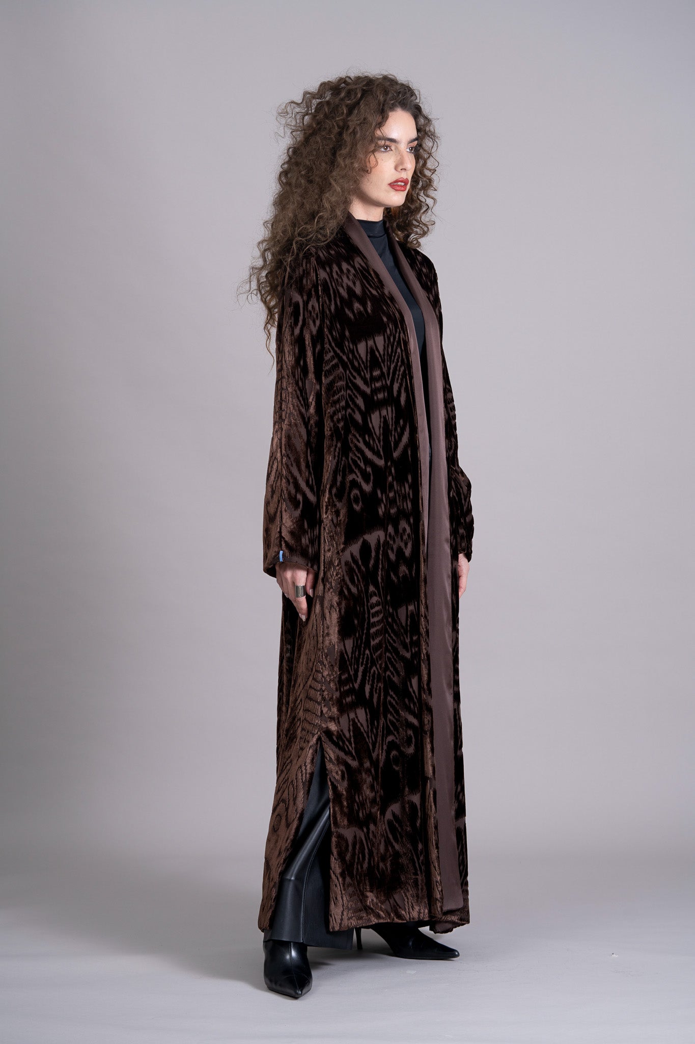 LORA BROWN VELVET